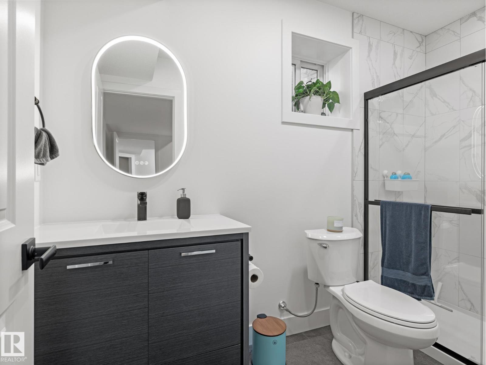Photo 20 of 623 Ortona Wy Nw, Edmonton AB