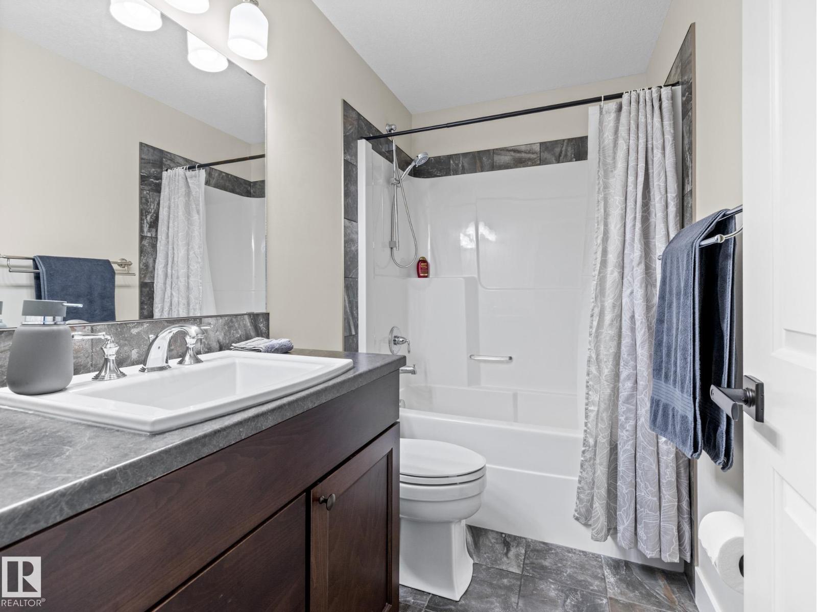 Photo 31 of 623 Ortona Wy Nw, Edmonton AB