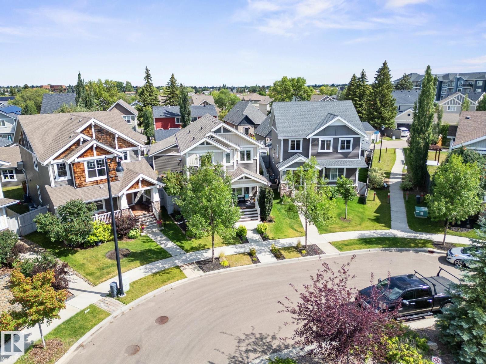 Photo 33 of 623 Ortona Wy Nw, Edmonton AB