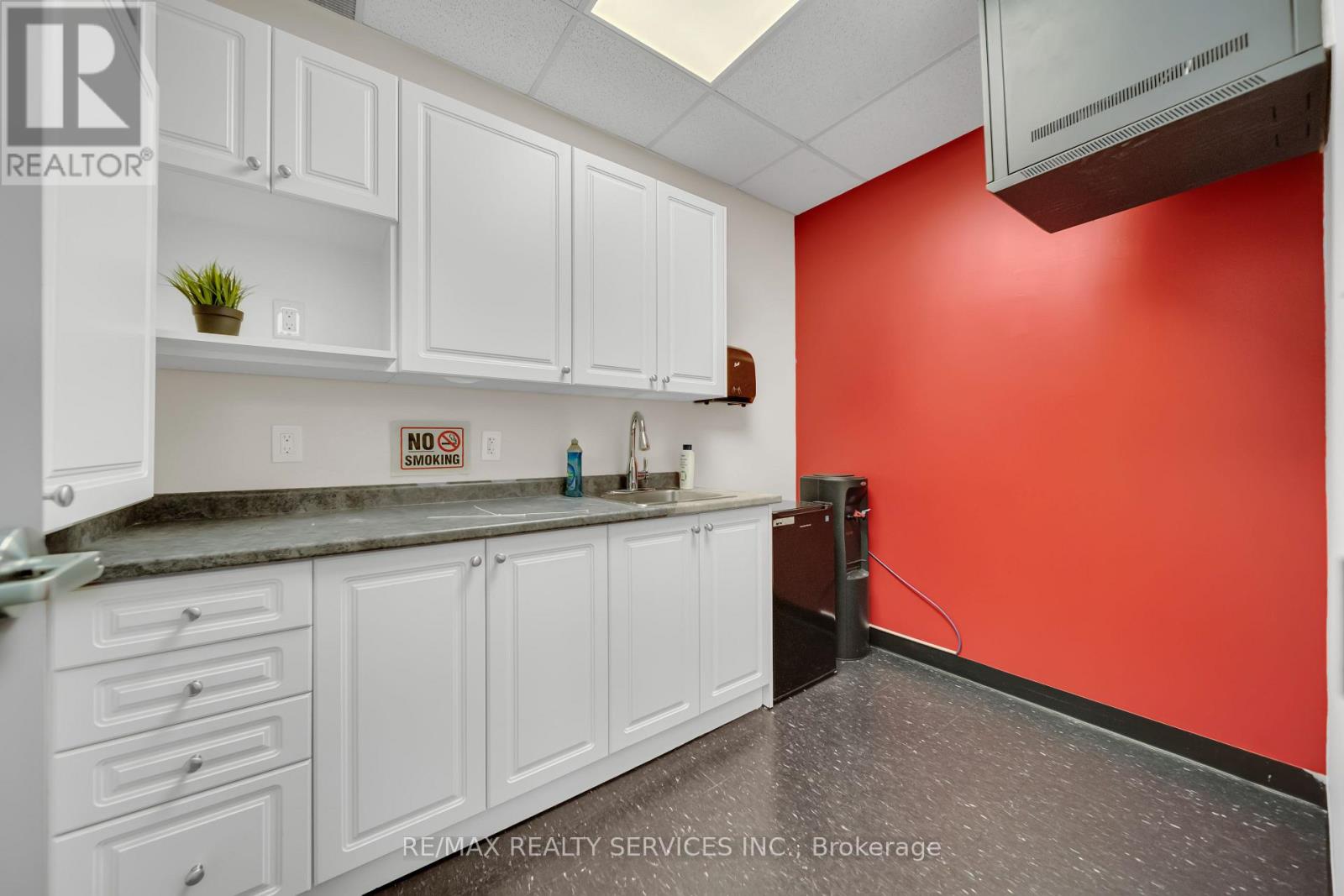 Photo 6 of 215 6660 Kennedy Road, Mississauga ON