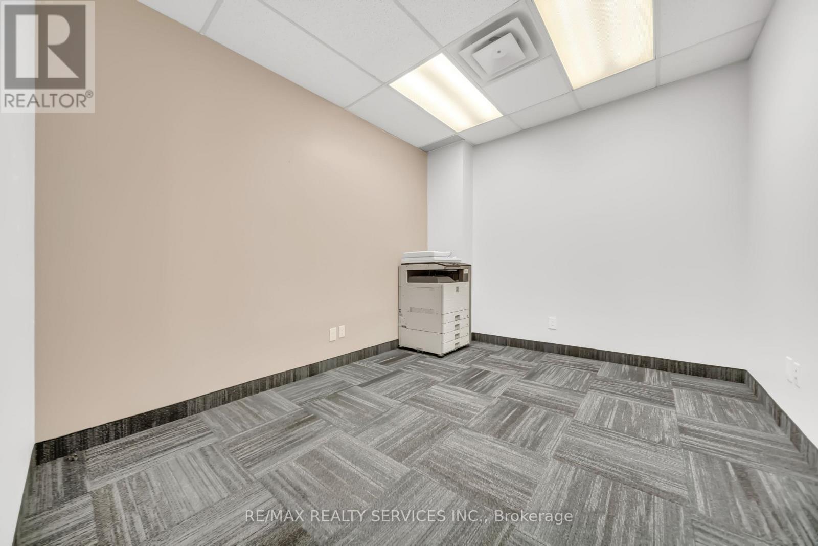 Photo 9 of 215 6660 Kennedy Road, Mississauga ON
