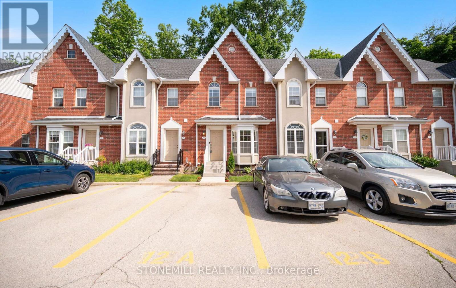 Photo 2 of 12 4200 Kilmer Drive, Burlington ON