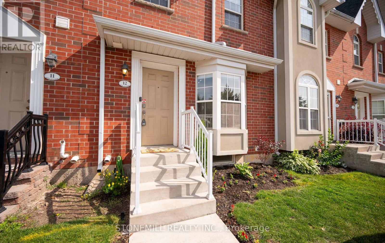 Photo 4 of 12 4200 Kilmer Drive, Burlington ON