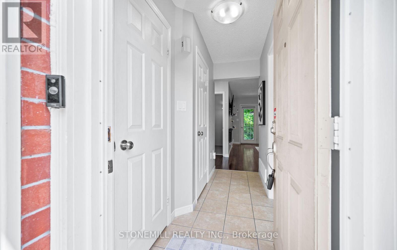 Photo 5 of 12 4200 Kilmer Drive, Burlington ON