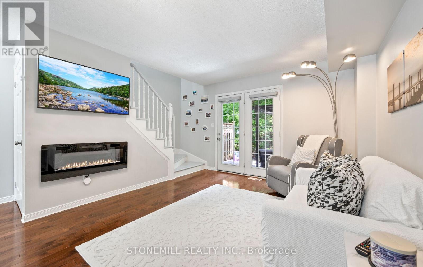 Photo 9 of 12 4200 Kilmer Drive, Burlington ON