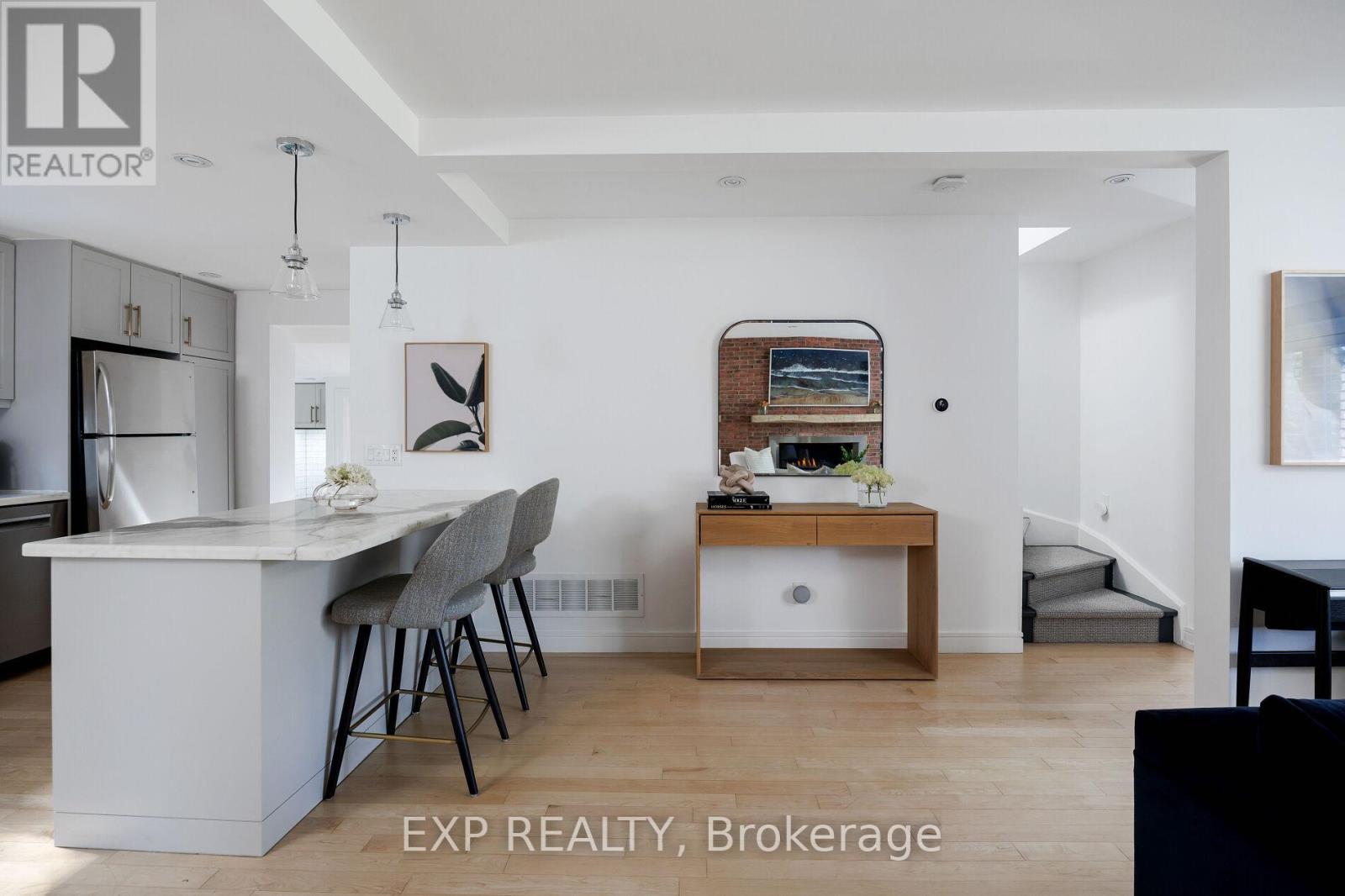 Photo 11 of 870 Royal York Road, Toronto ON