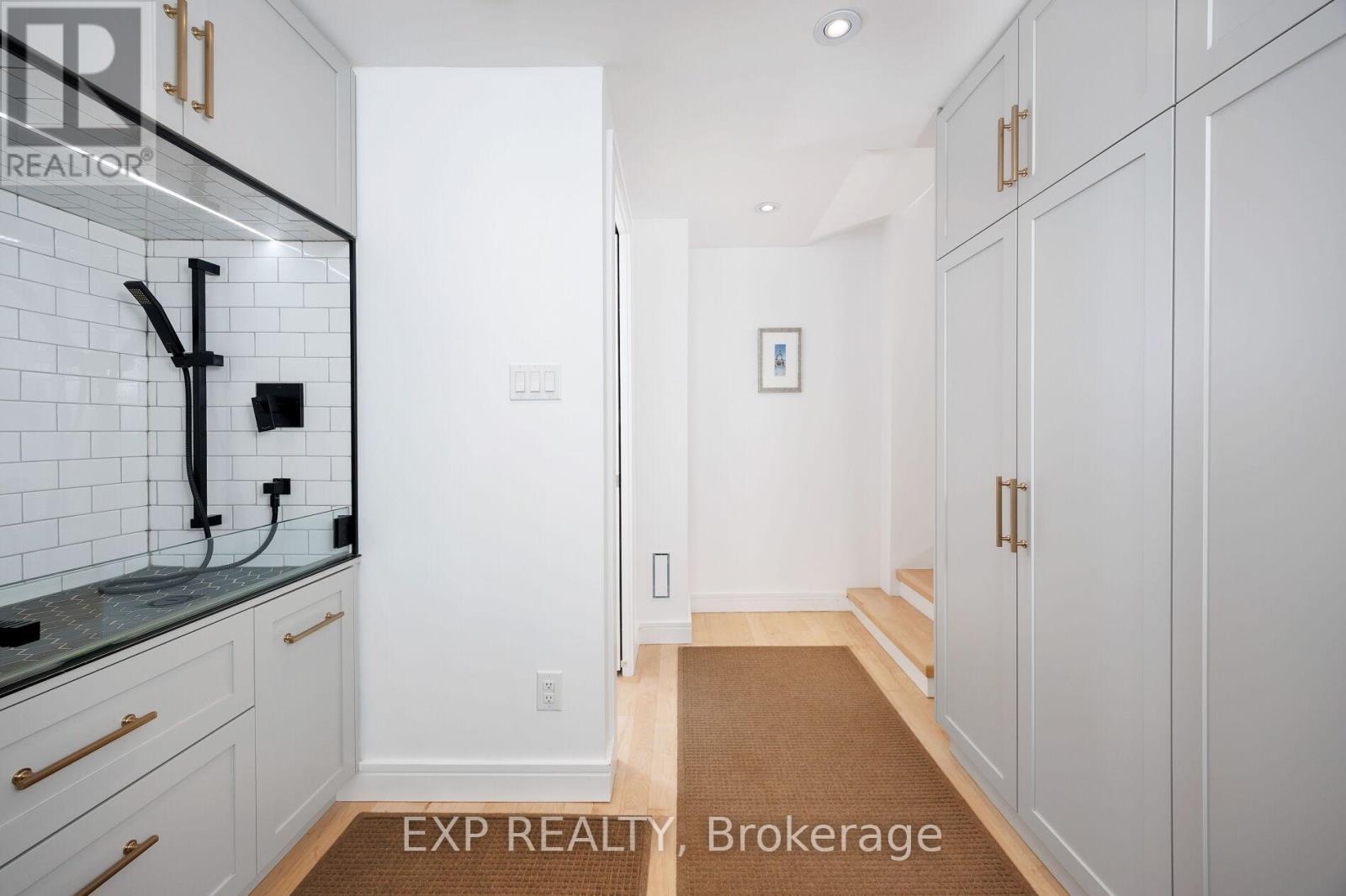 Photo 16 of 870 Royal York Road, Toronto ON