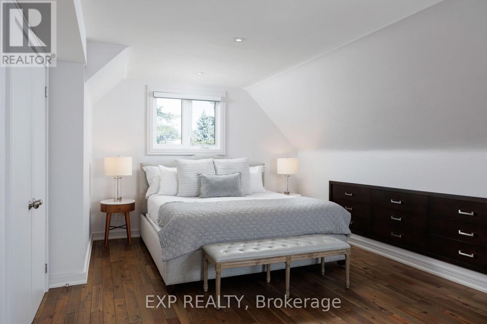 Photo 31 of 870 Royal York Road, Toronto ON