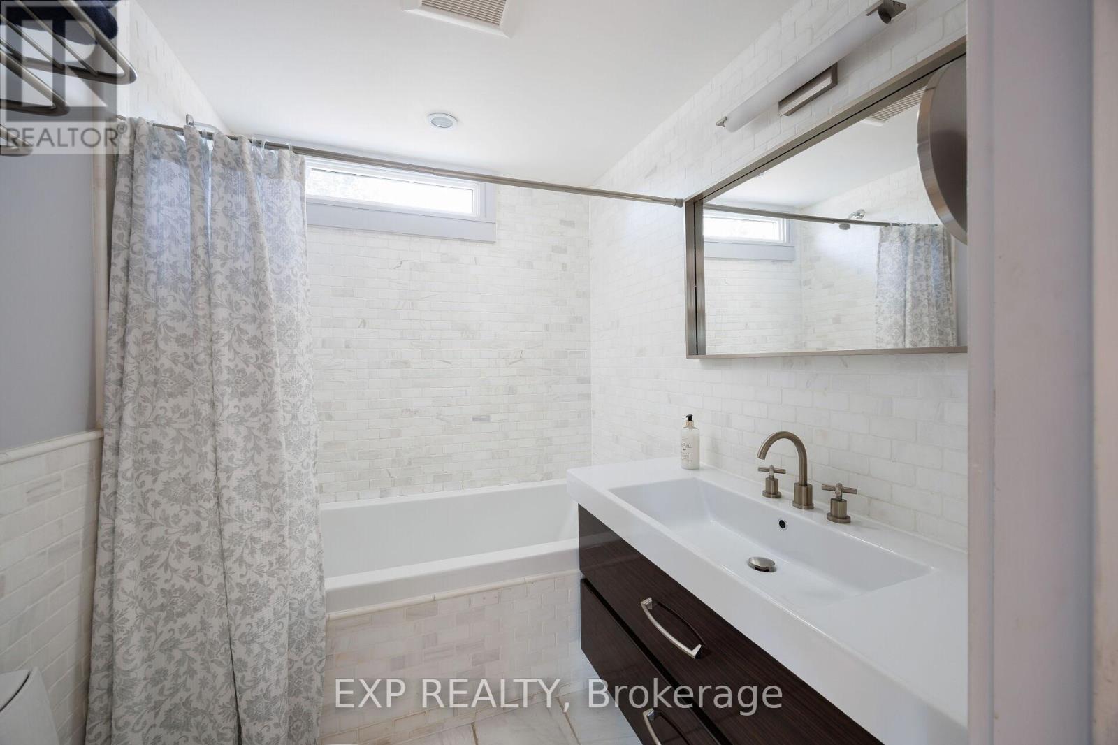 Photo 33 of 870 Royal York Road, Toronto ON