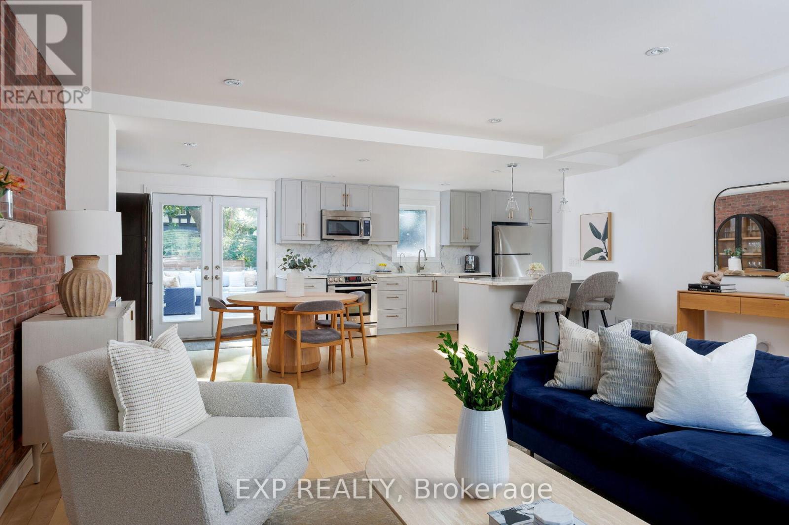 Photo 6 of 870 Royal York Road, Toronto ON