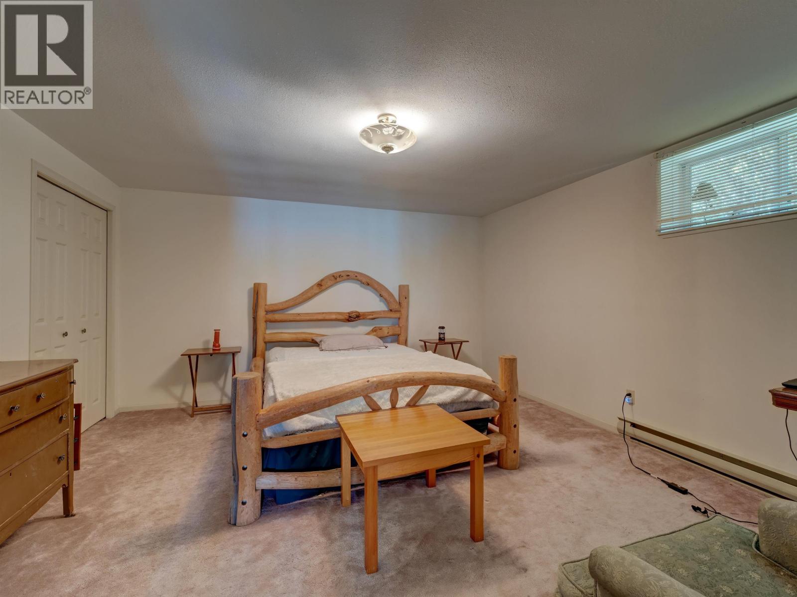 6448 N GALE AVENUE, Sechelt