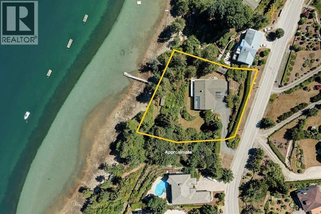 6448 N GALE AVENUE, Sechelt