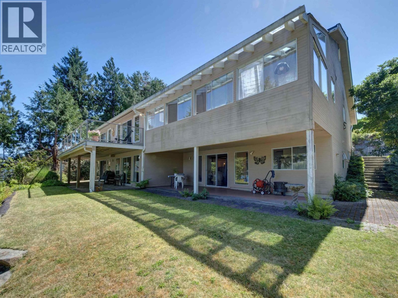 6448 N GALE AVENUE, Sechelt