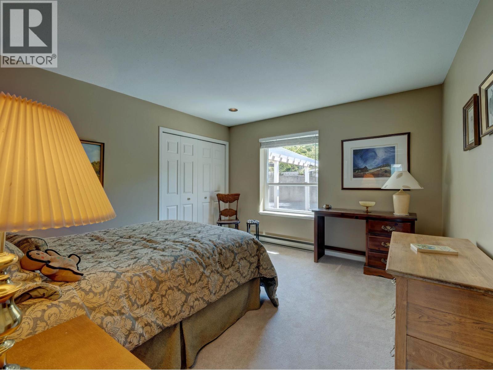 6448 N GALE AVENUE, Sechelt