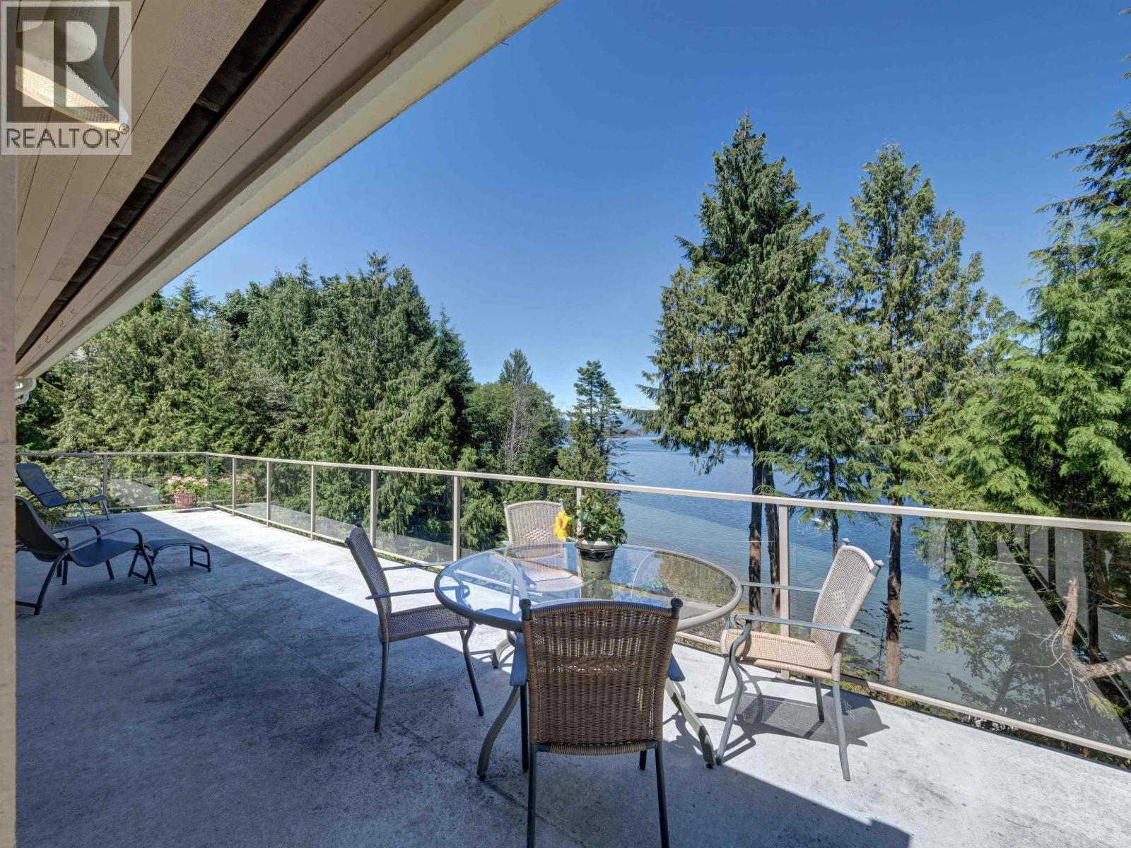 6448 N GALE AVENUE, Sechelt