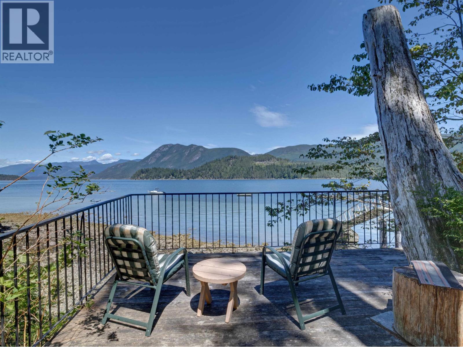6448 N GALE AVENUE, Sechelt