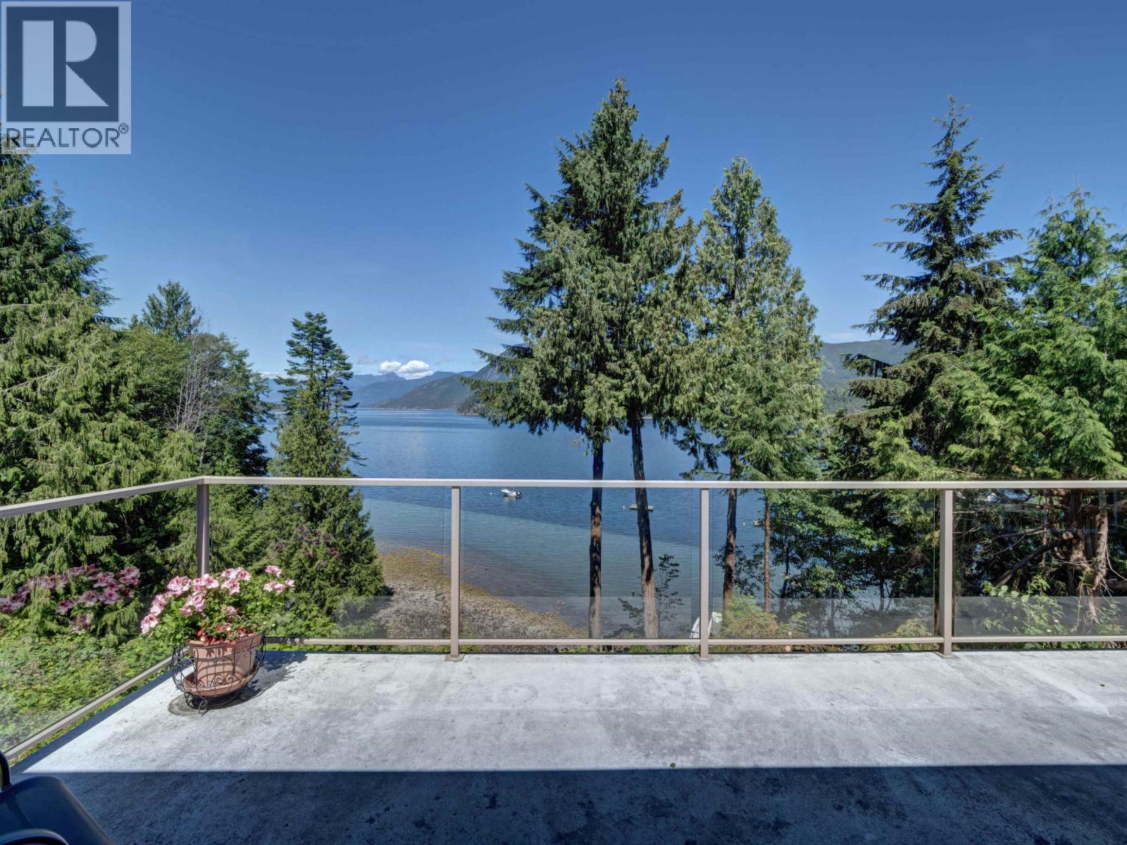 6448 N GALE AVENUE, Sechelt