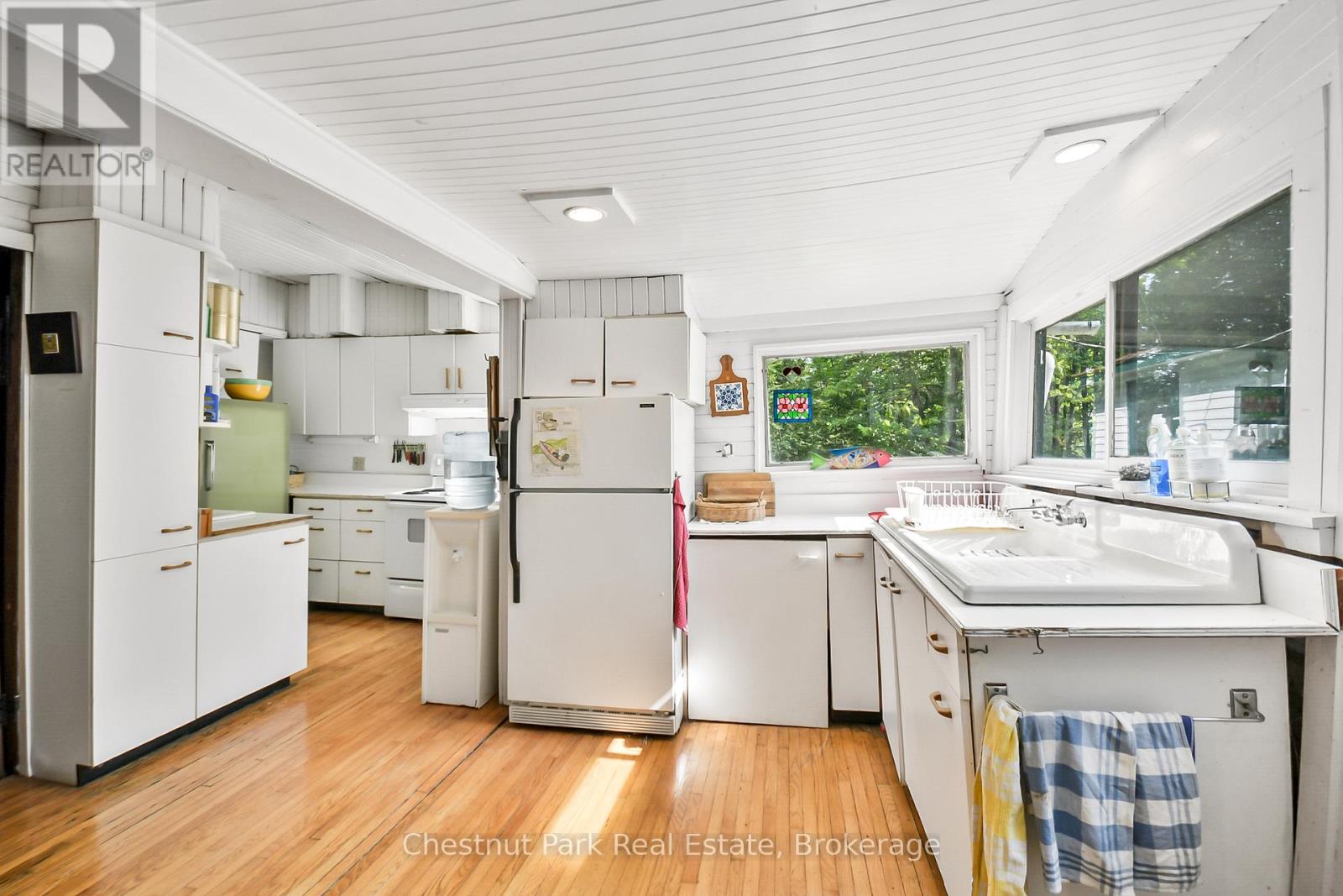 Photo 18 of 4 Hills Island, Lake Of Bays ON