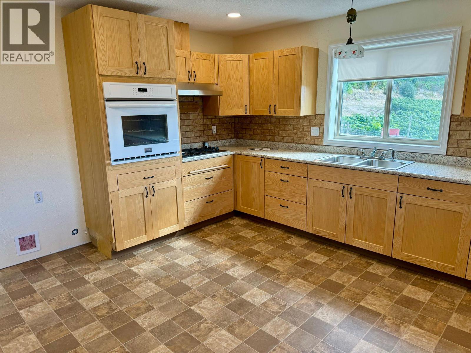 3251 41ST Street, Osoyoos