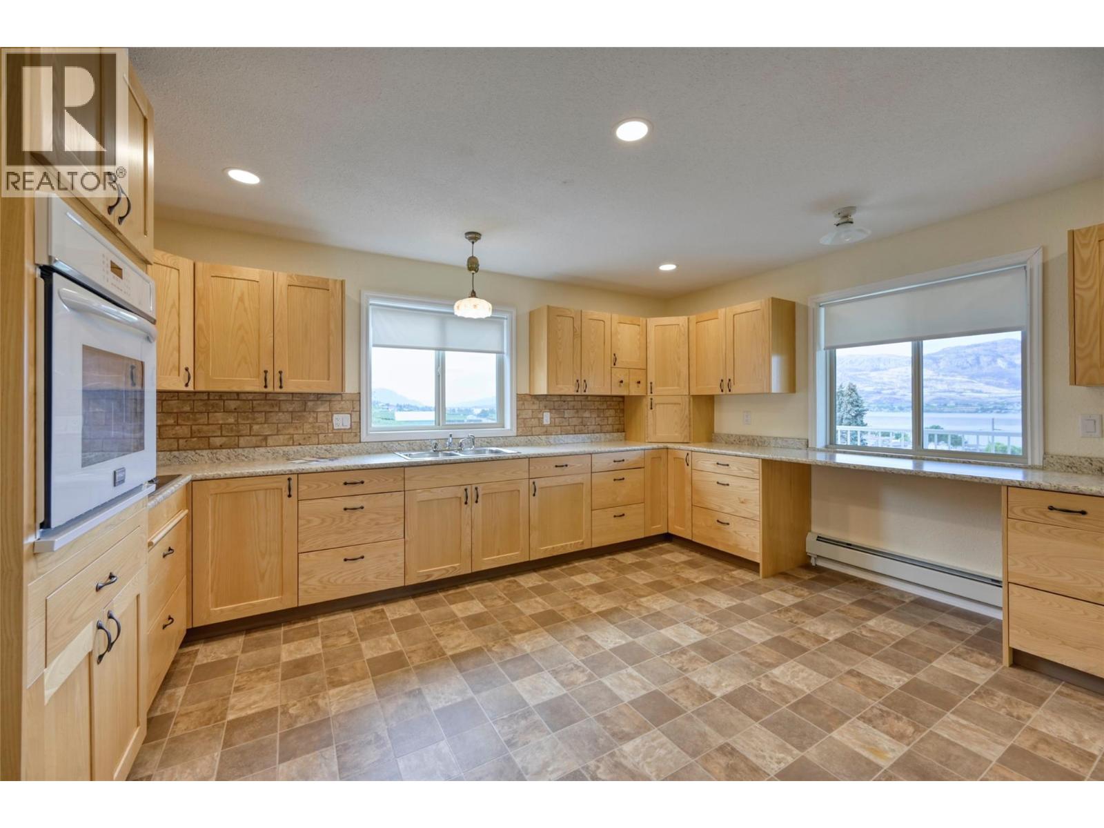 3251 41ST Street, Osoyoos