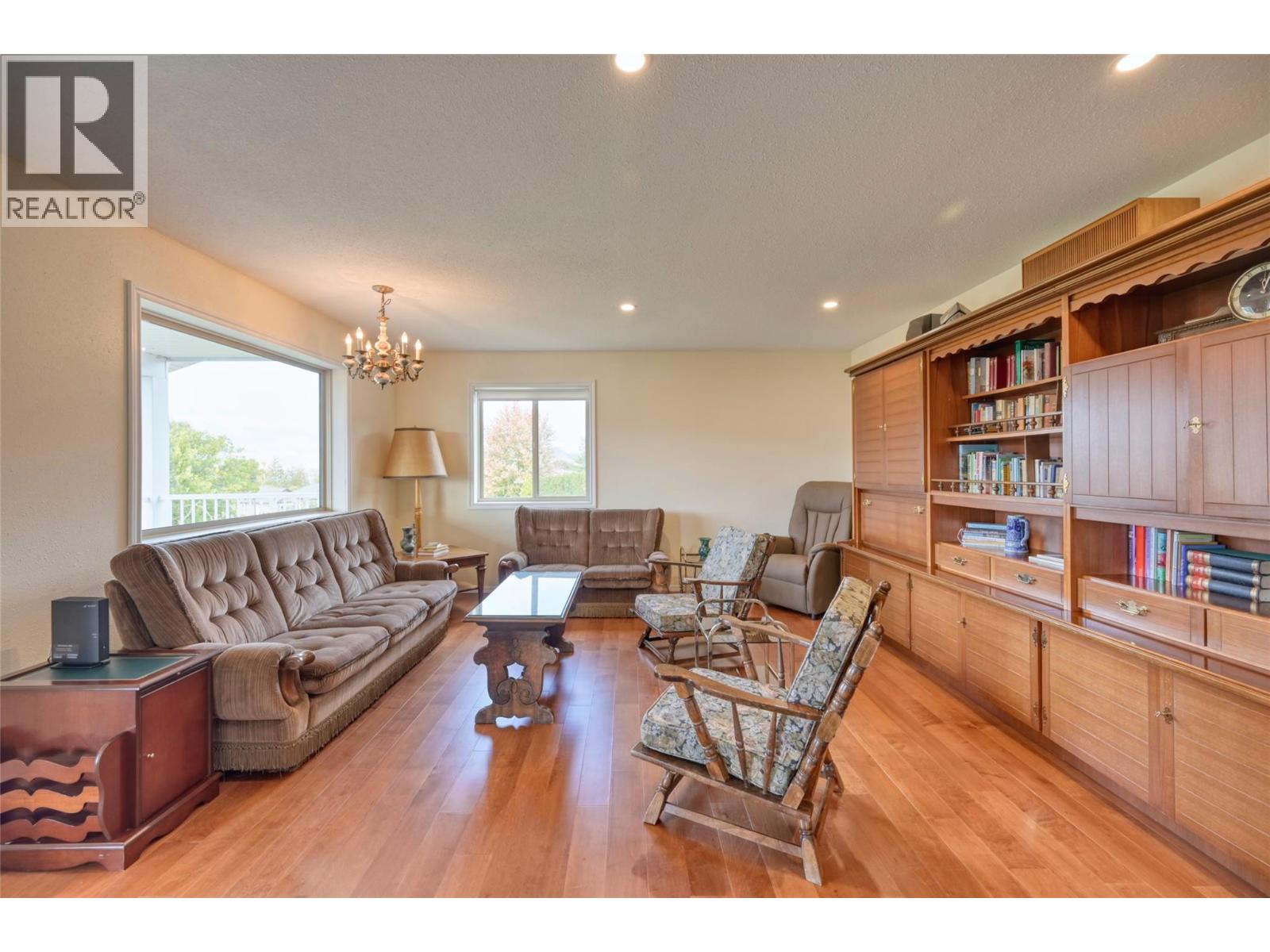 3251 41ST Street, Osoyoos