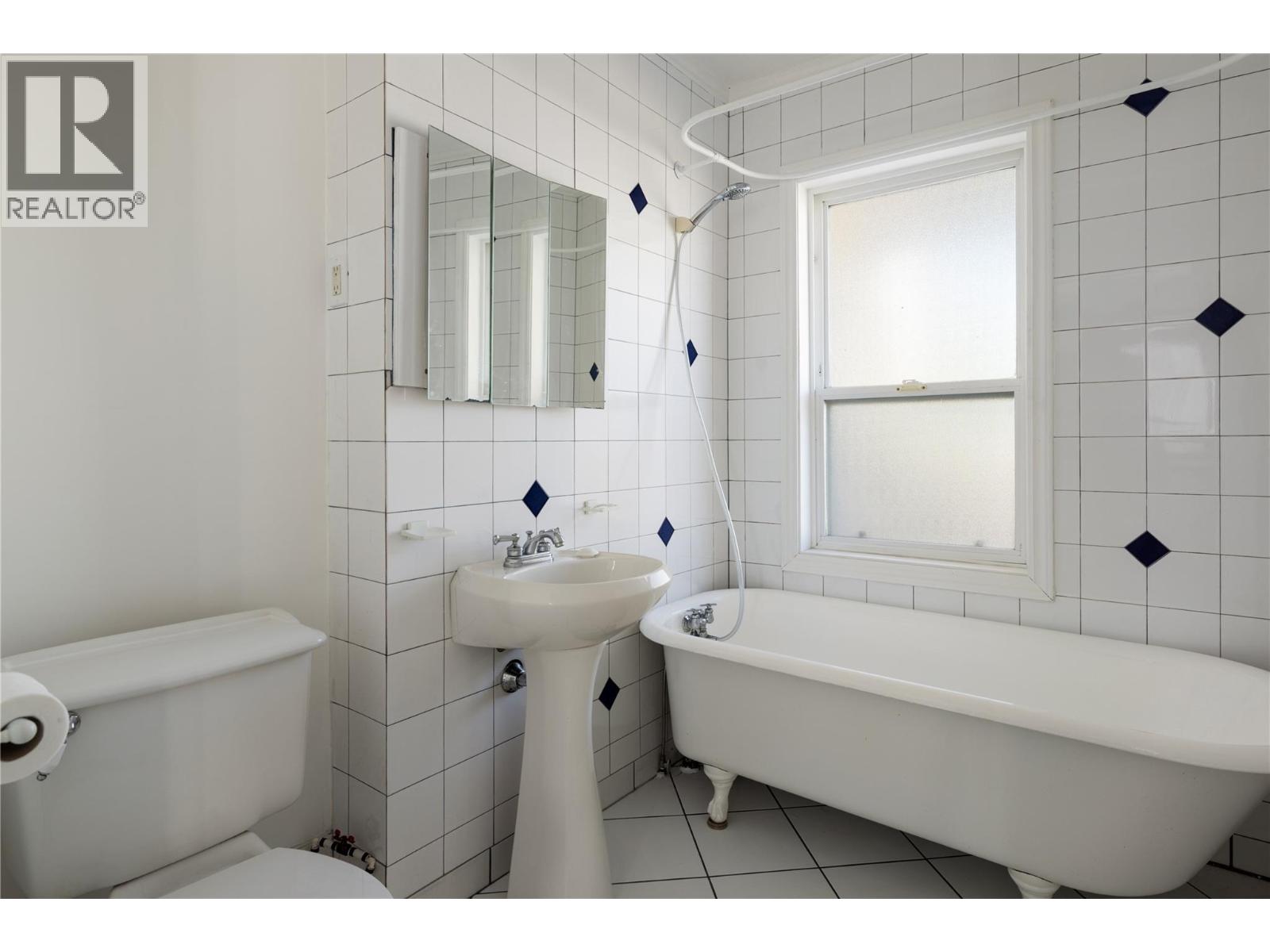 Photo 7 of 3900 Alexis Park Drive, Vernon BC