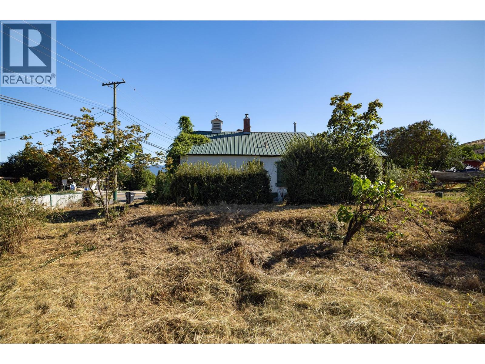 Photo 3 of 3902 Alexis Park Drive, Vernon BC