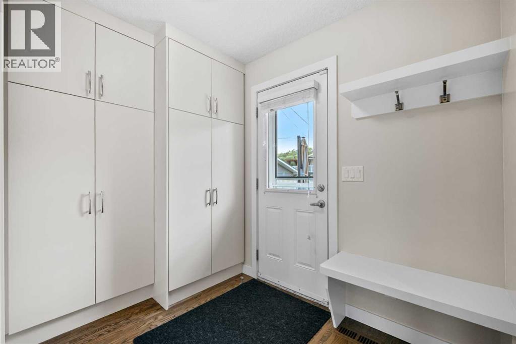 Single Family House 3 Level for Sale in   Street NE Mayland Heights Calgary 