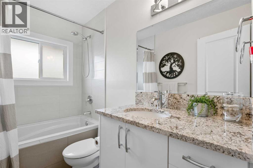 Single Family House 3 Level for Sale in   Street NE Mayland Heights Calgary 