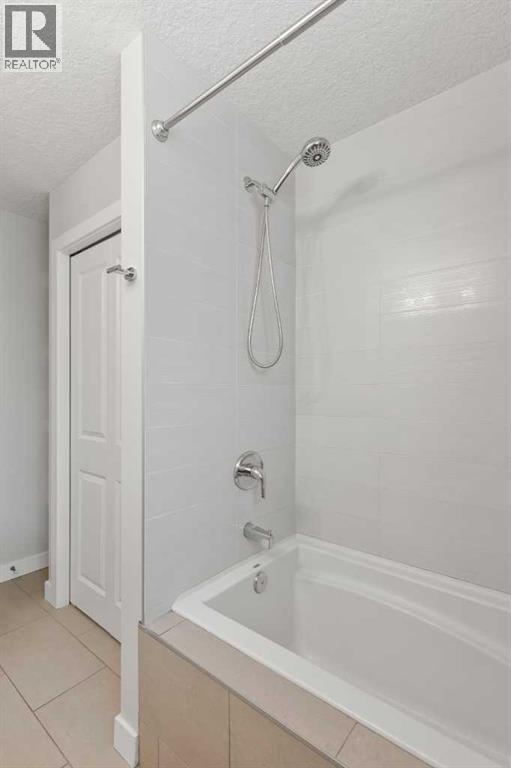 Single Family House 3 Level for Sale in   Street NE Mayland Heights Calgary 