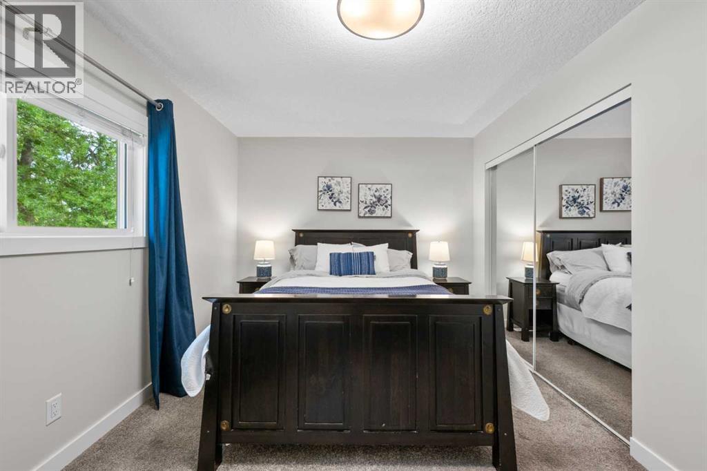 Single Family House 3 Level for Sale in   Street NE Mayland Heights Calgary 