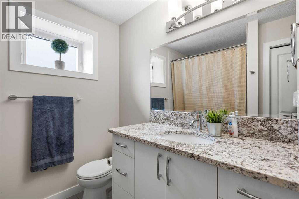 Single Family House 3 Level for Sale in   Street NE Mayland Heights Calgary 