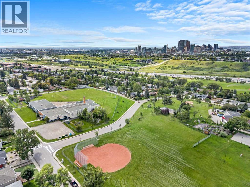 Single Family House 3 Level for Sale in   Street NE Mayland Heights Calgary 