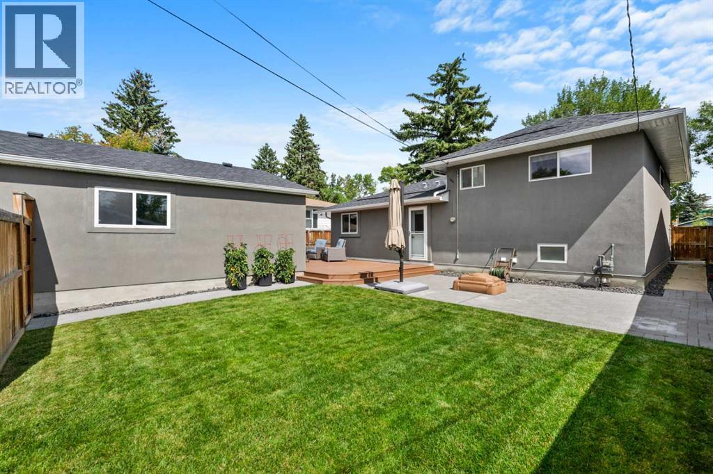 Single Family House 3 Level for Sale in   Street NE Mayland Heights Calgary 