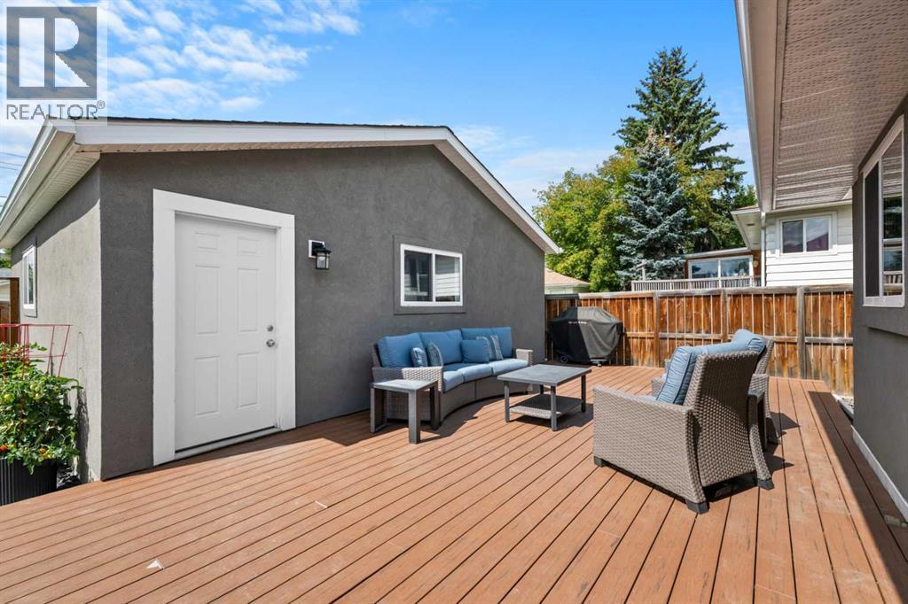 Single Family House 3 Level for Sale in   Street NE Mayland Heights Calgary 