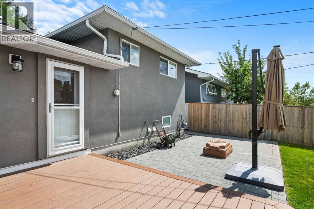 Single Family House 3 Level for Sale in   Street NE Mayland Heights Calgary 