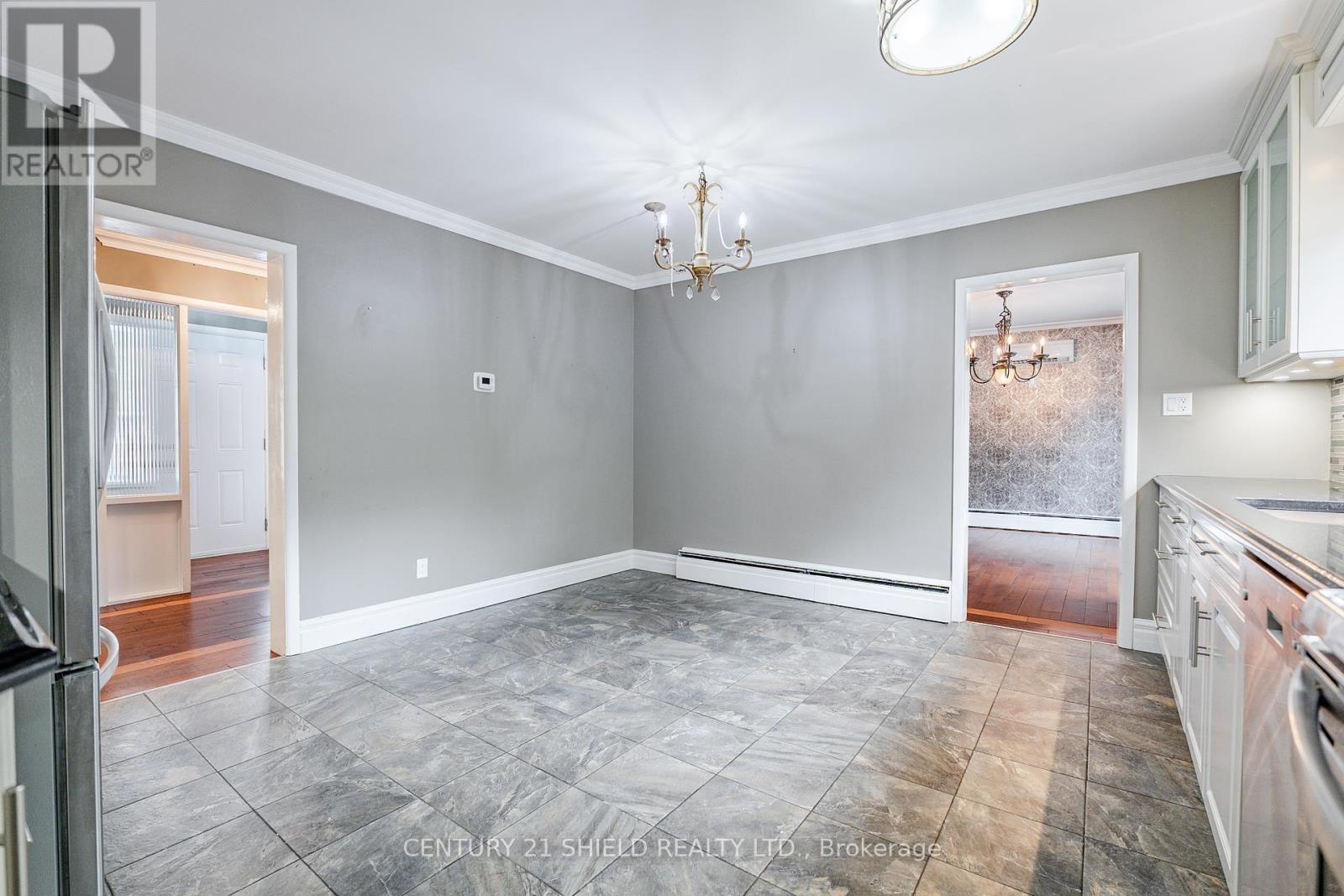 Photo 10 of 903 Riverdale Avenue, Cornwall ON