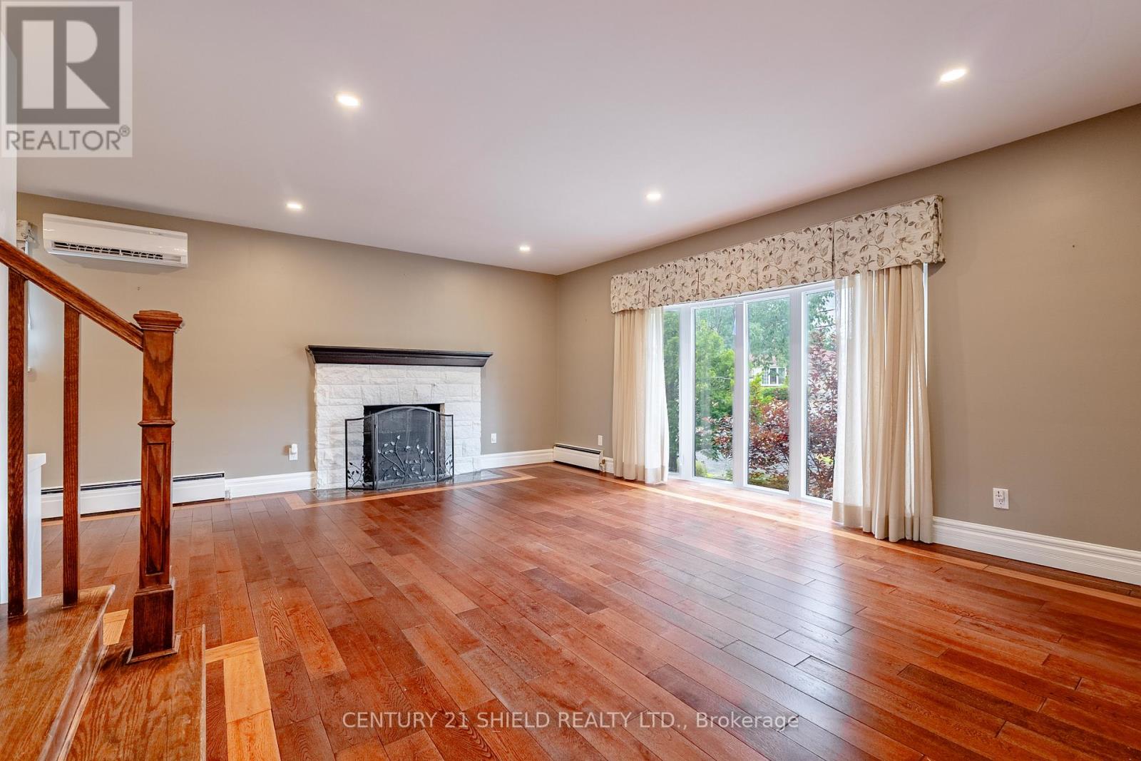 Photo 15 of 903 Riverdale Avenue, Cornwall ON