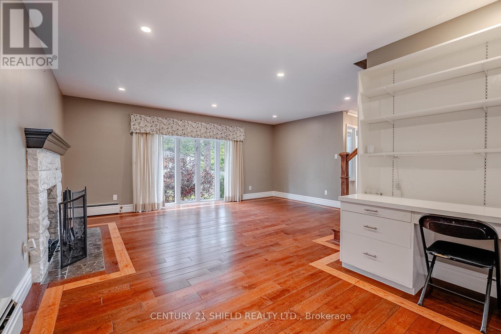 Photo 16 of 903 Riverdale Avenue, Cornwall ON