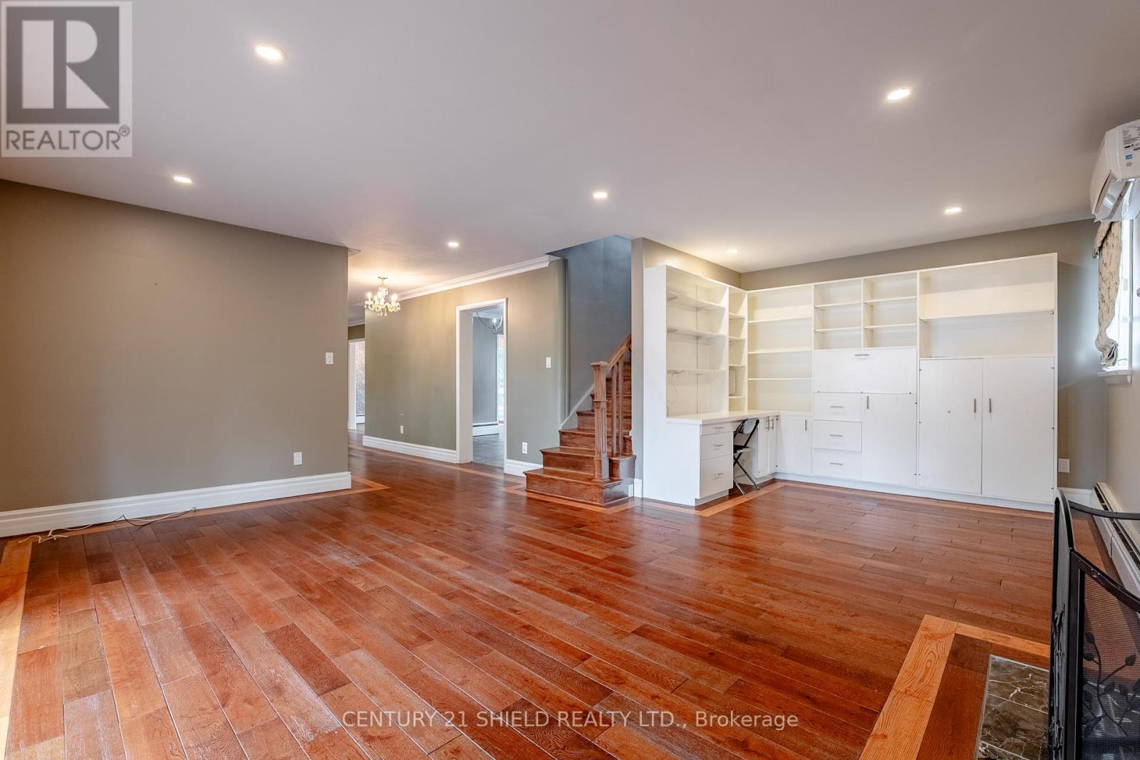 Photo 17 of 903 Riverdale Avenue, Cornwall ON