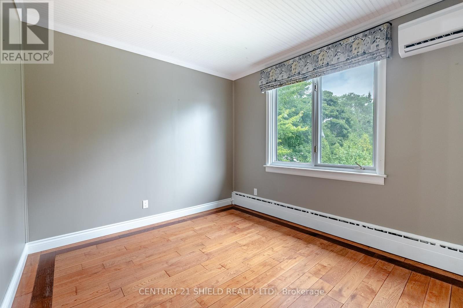Photo 19 of 903 Riverdale Avenue, Cornwall ON