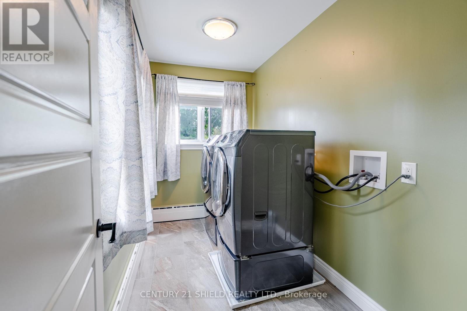 Photo 25 of 903 Riverdale Avenue, Cornwall ON