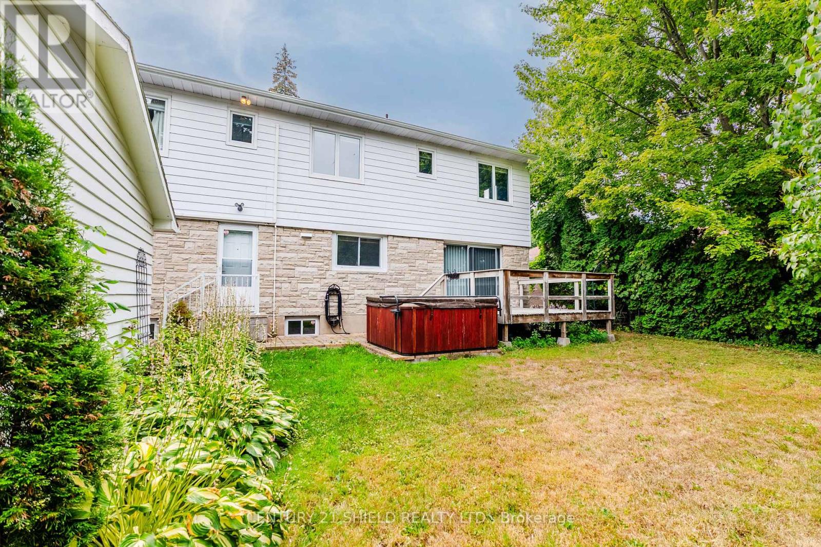 Photo 4 of 903 Riverdale Avenue, Cornwall ON
