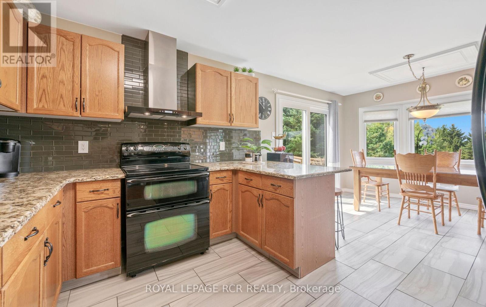 Photo 41 of 10 Peter Street, Amaranth ON