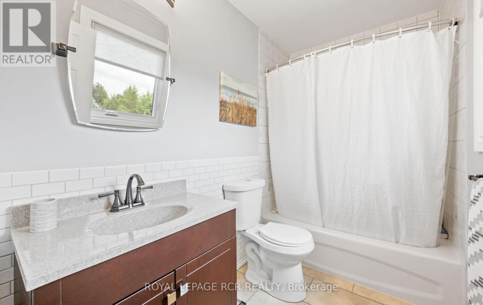 Photo 44 of 10 Peter Street, Amaranth ON