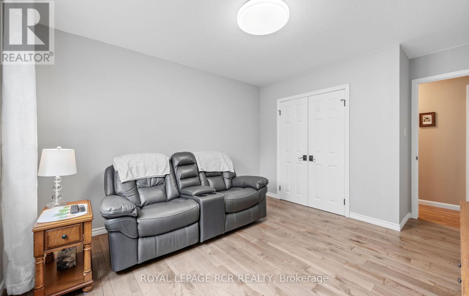 Photo 15 of 10 Peter Street, Amaranth ON