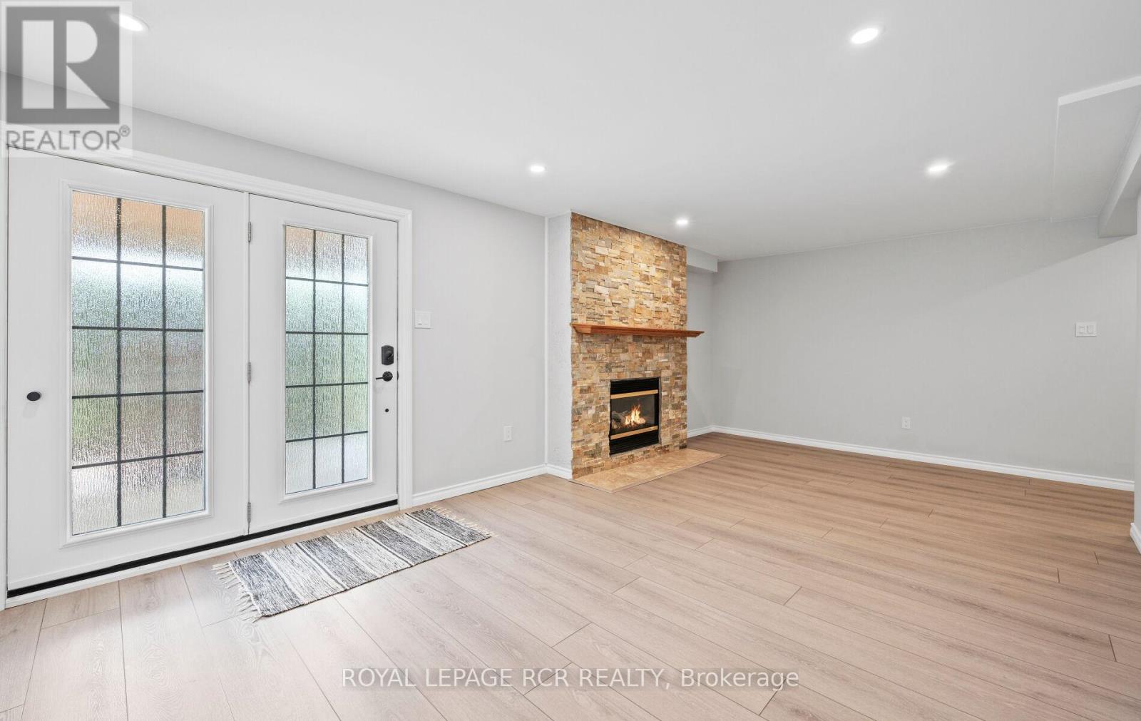 Photo 46 of 10 Peter Street, Amaranth ON