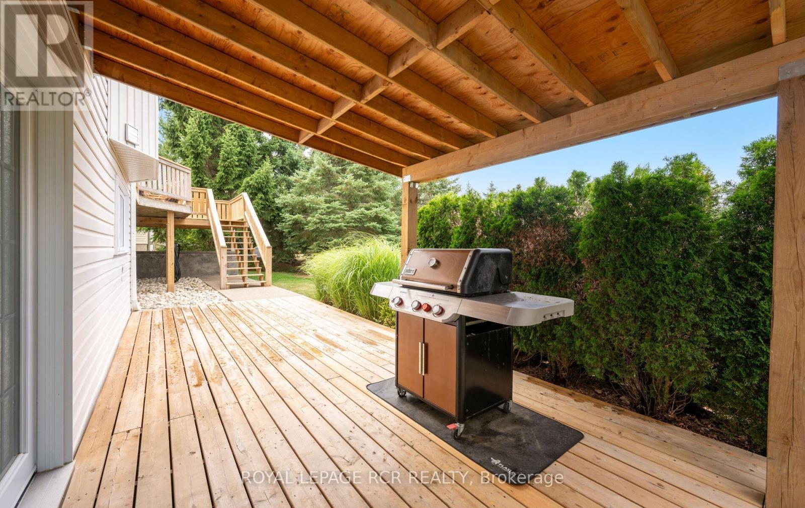 Photo 17 of 10 Peter Street, Amaranth ON