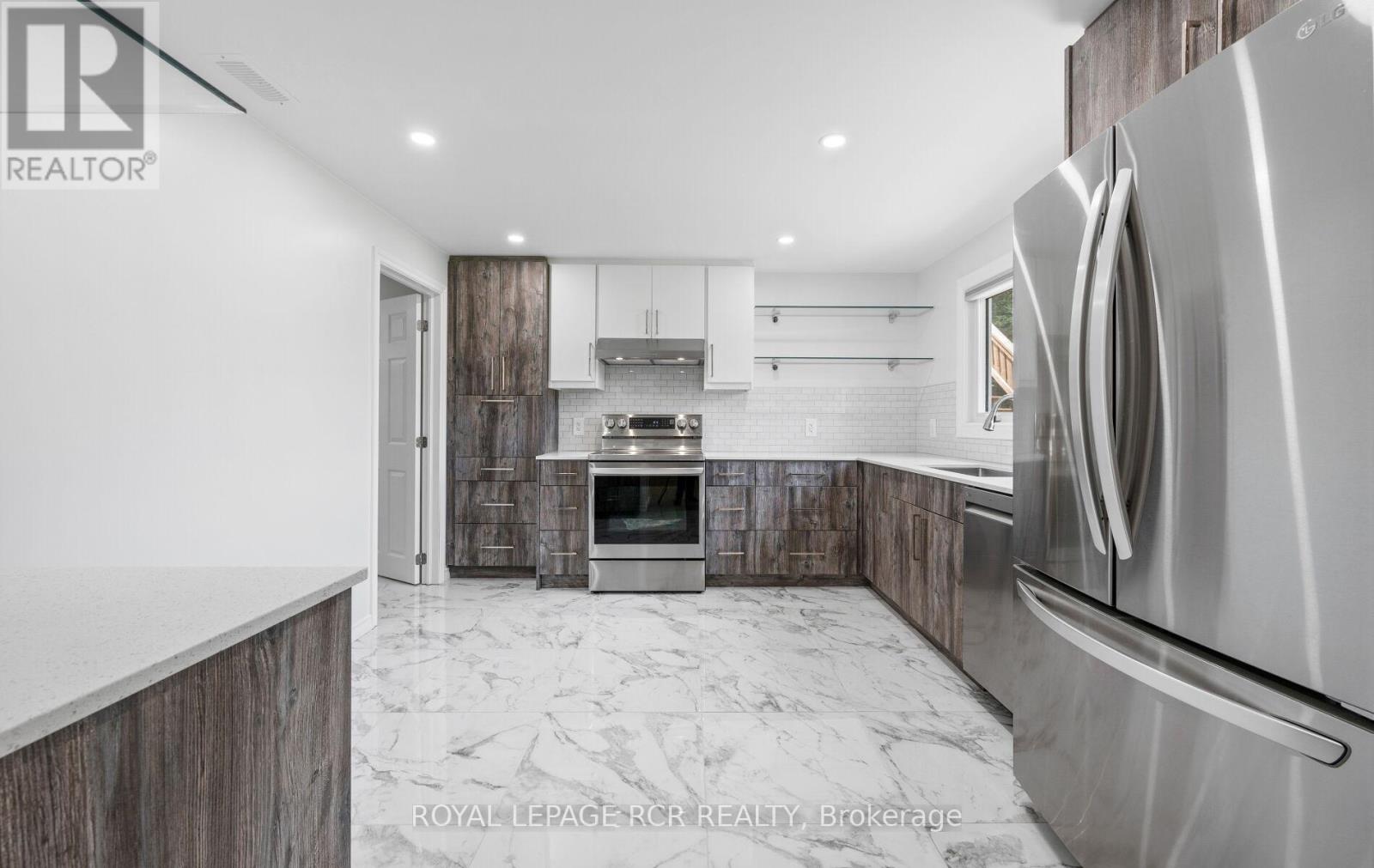 Photo 11 of 10 Peter Street, Amaranth ON