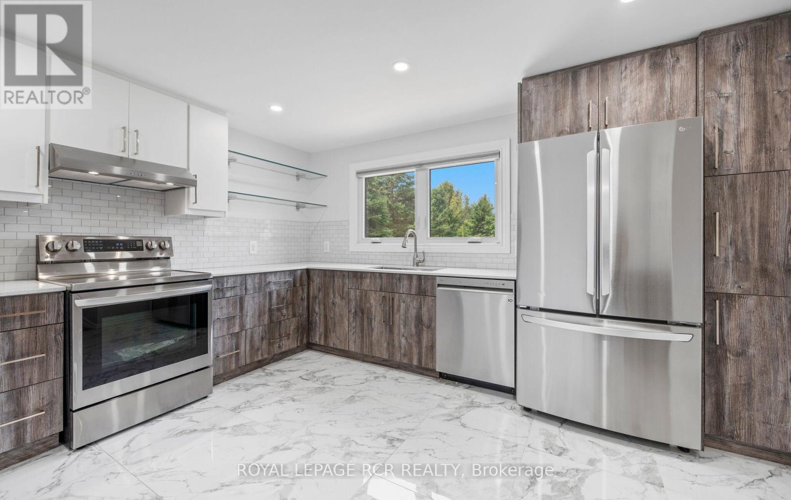 Photo 47 of 10 Peter Street, Amaranth ON